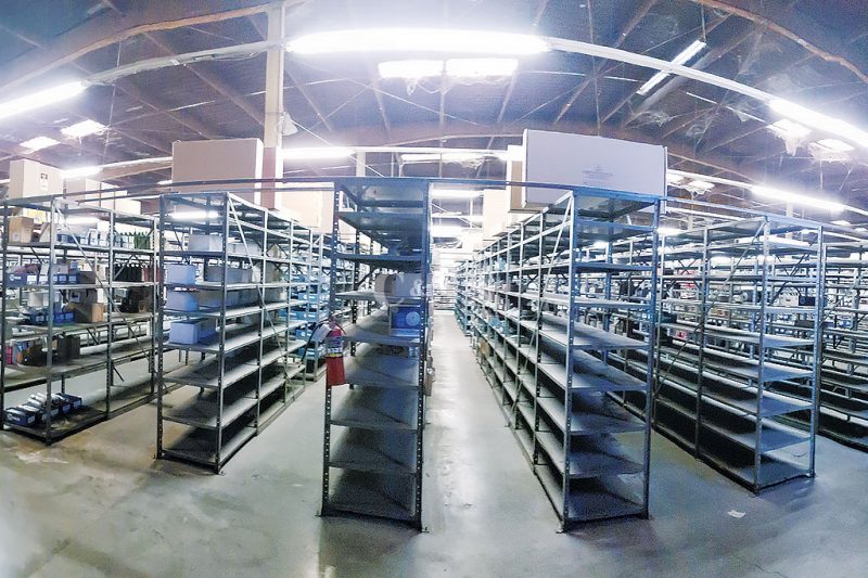 Boltless Shelving For Automotive Warehouse