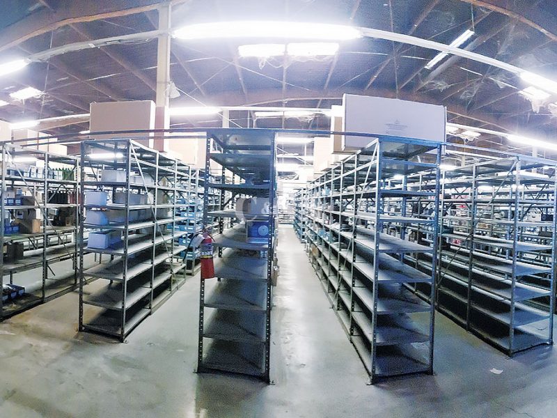 Boltless Shelving For Automotive Warehouse