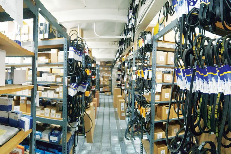 Industrial Boltless Shelving Aisle Automotive Store